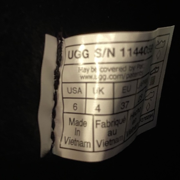 ✨NEW✨ Ugg Classic Brellah Mini Boots - Picture 6 of 6